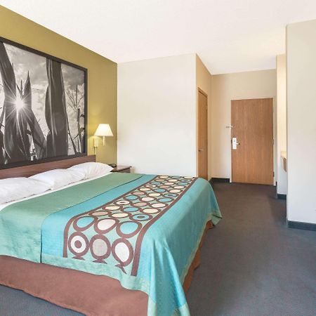 ซูเปอร์ 8 บาย วินด์แฮม เครสโก ไอโอวา Hotel Cresco ภายนอก รูปภาพ