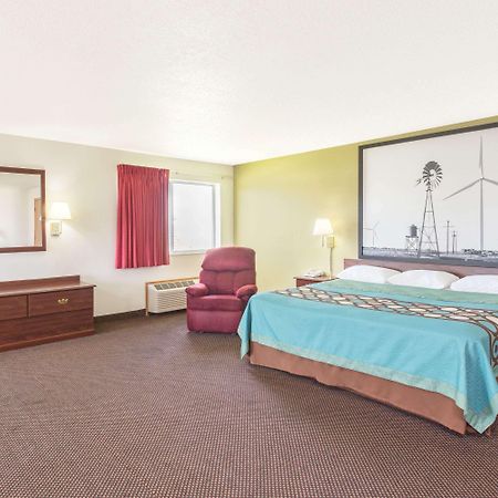 ซูเปอร์ 8 บาย วินด์แฮม เครสโก ไอโอวา Hotel Cresco ภายนอก รูปภาพ