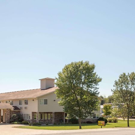 ซูเปอร์ 8 บาย วินด์แฮม เครสโก ไอโอวา Hotel Cresco ภายนอก รูปภาพ