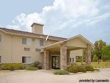 ซูเปอร์ 8 บาย วินด์แฮม เครสโก ไอโอวา Hotel Cresco ภายนอก รูปภาพ